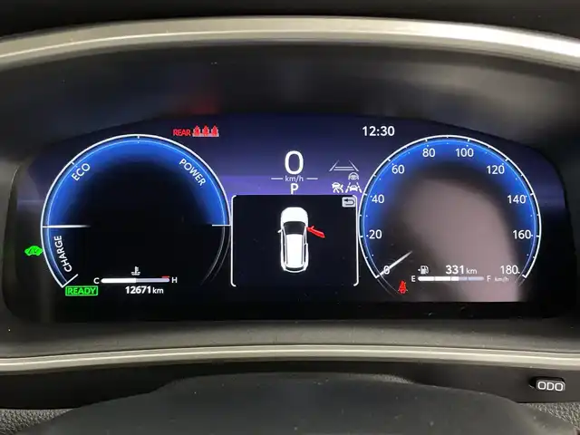 トヨタ カローラ クロス ハイブリッド Z 鹿児島県 2024(令6)年 1.3万km セメントグレーメタリック 純正10.5インチオーディオディスプレイ（ナビ機能あり）/全方位カメラ/トヨタセーフティセンス/・プリクラッシュセーフティー/・レーントレーシングアシスト/・レーンディパーチャーアラート/・レーダークルーズコントロール/・発進遅れ告知機能/・オートマチックハイビーム/ブラインドスポットモニター/前後コーナーセンサー/パノラマルーフ/パワーシート/シートヒーター/純正ビルトインETC2.0/純正18インチアルミホイール/純正フロアマット/LEDヘッドライト/フォグランプ/Bluetooth、CD/フルセグTV