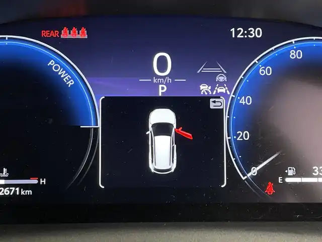 トヨタ カローラ クロス ハイブリッド Z 鹿児島県 2024(令6)年 1.3万km セメントグレーメタリック 純正10.5インチオーディオディスプレイ（ナビ機能あり）/全方位カメラ/トヨタセーフティセンス/・プリクラッシュセーフティー/・レーントレーシングアシスト/・レーンディパーチャーアラート/・レーダークルーズコントロール/・発進遅れ告知機能/・オートマチックハイビーム/ブラインドスポットモニター/前後コーナーセンサー/パノラマルーフ/パワーシート/シートヒーター/純正ビルトインETC2.0/純正18インチアルミホイール/純正フロアマット/LEDヘッドライト/フォグランプ/Bluetooth、CD/フルセグTV