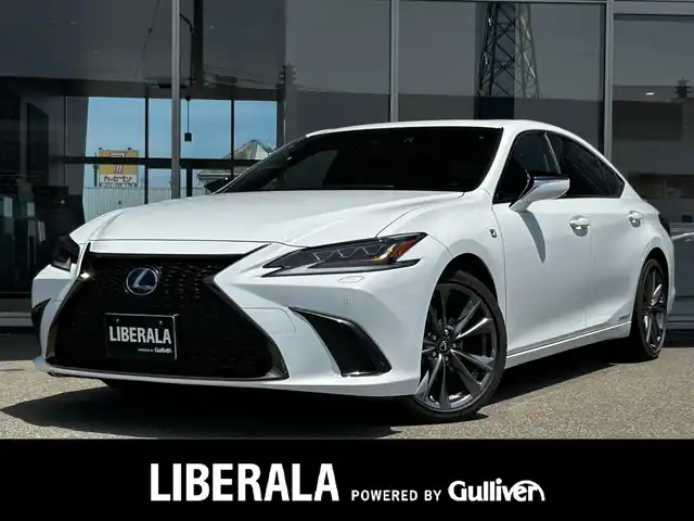 レクサス ＥＳ 300h Fスポーツ 富山県 2019(令1)年 4.7万km ホワイトノーヴァガラスフレーク 純正メーカーOPナビ/AM/FMラジオ/CD/DVD再生/Bluetooth接続/フルセグTV/バックモニター/衝突被害軽減システム/レーンキープアシスト/アダプティブクルーズコントロ―ル/ブラインドスポットモニター/RCTA/パーキングアシスト/デジタルインナーミラー/純正ビルトインETC2.0/フロントドライブレコーダー/電動リアゲート/サンルーフ/レザーシート/D/N席パワーシート/D/N席エアシート/D/N席シートヒーター/ステアリングヒーター/純正LEDヘッドライト/オートライト/オートマチックハイビーム/純正19インチAW/社外フロアマット/スペアキー/ABS/横滑り防止機能/前後コーナーセンサー