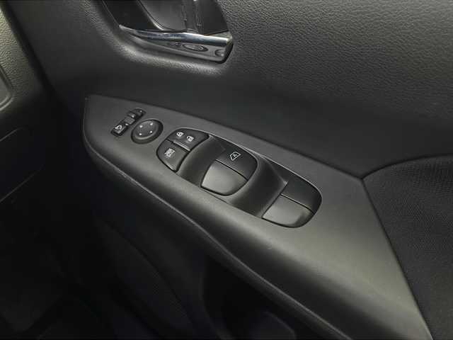 日産 セレナ ハイウェイスター V 栃木県 2020(令2)年 6.8万km プレミアムサンシャインオレンジメタリック メーカー10型ナビ/  CD/DVD/Bluetooth/AM/FM/フルセグTV/バックカメラ/ETC/エマージェンシーブレーキ/車線逸脱警報/標識検知機能/後側方車両検知警報/両側パワースライドドア/後席モニター/プッシュスタート/スマートキー/純正16インチアルミホイール
