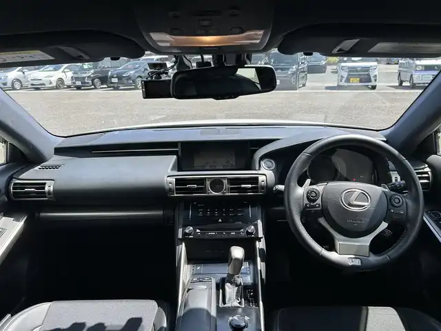 レクサス ＩＳ 350 Fスポーツ 熊本県 2014(平26)年 8.9万km ホワイトノーヴァガラスフレーク 純正ナビ/AM/FM/CD/DVD/TV/SD/USB/BT/AUX/・フルセグTV/・バックカメラ/革巻きステアリング/ステアリングリモコン/パドルシフト/レーダークルーズコントロール/D・N席パワーシート/D・N席シートヒーター/左右独立エアコン/プリクラッシュセーフティー/横滑り防止/リアコーナーカメラ/前後ドラレコ/MTモード付AT/ビルトインETC/電動格納ミラー/プッシュスタート/スマートキー/パワーウィンドウ/Fスポーツ/LEDヘッドライト/LEDフォグ