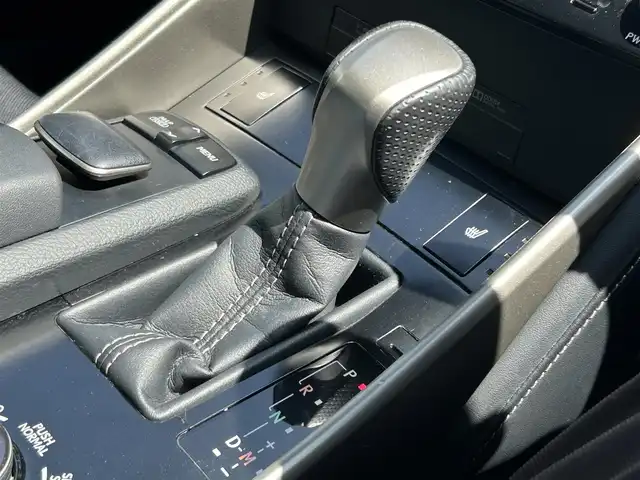 レクサス ＩＳ 350 Fスポーツ 熊本県 2014(平26)年 8.9万km ホワイトノーヴァガラスフレーク 純正ナビ/AM/FM/CD/DVD/TV/SD/USB/BT/AUX/・フルセグTV/・バックカメラ/革巻きステアリング/ステアリングリモコン/パドルシフト/レーダークルーズコントロール/D・N席パワーシート/D・N席シートヒーター/左右独立エアコン/プリクラッシュセーフティー/横滑り防止/リアコーナーカメラ/前後ドラレコ/MTモード付AT/ビルトインETC/電動格納ミラー/プッシュスタート/スマートキー/パワーウィンドウ/Fスポーツ/LEDヘッドライト/LEDフォグ