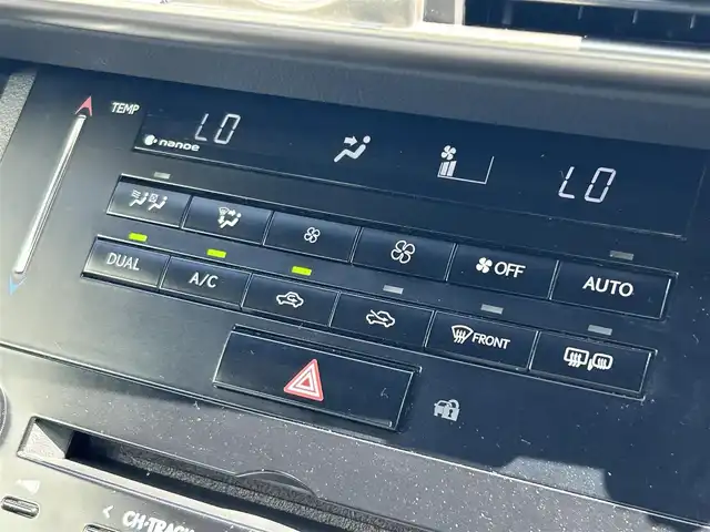 レクサス ＩＳ 350 Fスポーツ 熊本県 2014(平26)年 8.9万km ホワイトノーヴァガラスフレーク 純正ナビ/AM/FM/CD/DVD/TV/SD/USB/BT/AUX/・フルセグTV/・バックカメラ/革巻きステアリング/ステアリングリモコン/パドルシフト/レーダークルーズコントロール/D・N席パワーシート/D・N席シートヒーター/左右独立エアコン/プリクラッシュセーフティー/横滑り防止/リアコーナーカメラ/前後ドラレコ/MTモード付AT/ビルトインETC/電動格納ミラー/プッシュスタート/スマートキー/パワーウィンドウ/Fスポーツ/LEDヘッドライト/LEDフォグ