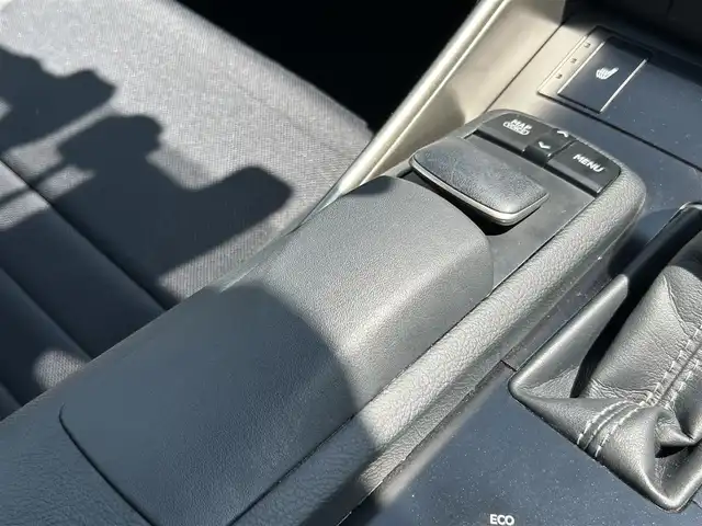 レクサス ＩＳ 350 Fスポーツ 熊本県 2014(平26)年 8.9万km ホワイトノーヴァガラスフレーク 純正ナビ/AM/FM/CD/DVD/TV/SD/USB/BT/AUX/・フルセグTV/・バックカメラ/革巻きステアリング/ステアリングリモコン/パドルシフト/レーダークルーズコントロール/D・N席パワーシート/D・N席シートヒーター/左右独立エアコン/プリクラッシュセーフティー/横滑り防止/リアコーナーカメラ/前後ドラレコ/MTモード付AT/ビルトインETC/電動格納ミラー/プッシュスタート/スマートキー/パワーウィンドウ/Fスポーツ/LEDヘッドライト/LEDフォグ