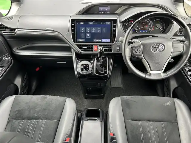 トヨタ エスクァイア Gi プレミアムパッケージ ブラックテーラード 奈良県 2021(令3)年 4.3万km ブラック 純正ナビ　/フルセグ　/DVD　/Bluetooth　/バックカメラ　/ETC　/前後ドライブレコーダー　/両側パワースライドドア　/ハーフレザーシート　/ステアリングヒーター　/純正アルミホイール/衝突被害軽減ブレーキ　/横滑り防止装置/車線逸脱警報/WAC/アイドリングストップ/オートLEDライト/オートハイビーム