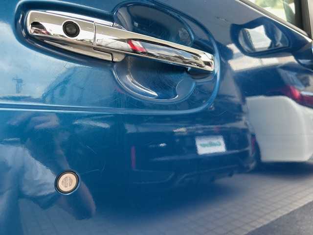 ホンダ Ｎ ＢＯＸ 2トーン G Lパッケージ 東京都 2014(平26)年 8.9万km プレミアムダイナミックブルーパール フルセグテレビ/バックカメラ/アイドリングストップ/ETC/片側パワースライド/プラズマクラスター搭載オートエアコン/UVカットガラス/プライバシーガラス/HIDヘッドライト/トラクションコントロール/純正14センチアルミホイール/チップアップシート/フルセグテレビ（走行中視聴可能）/純正メモリナビ（Gathers 型番VXM-145VFi Bluetooth接続、CDチェンジャー、ミュージックプレイヤー接続）/プッシュスタート