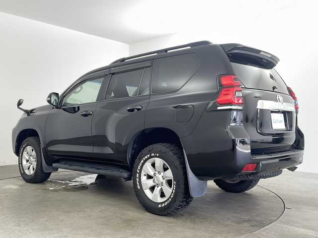 トヨタ ランドクルーザー プラド TX 兵庫県 2018(平30)年 4.9万km ブラック ・Toyota Safety Sense/・プリクラッシュセーフティ（歩行者［昼］検知機能付衝突回避支援タイプ/ミリ波レーダー＋単眼カメラ方式）/・レーンディパーチャーアラート/・オートマチックハイビーム/・レーダークルーズコントロール（ブレーキ制御付）/・VSC＆TRC（トラクションコントロール）＋ヒルスタートアシストコントロール（HAC）＋電動センターデフロック/・LEDヘッドランプ［ハイ・ロービーム］/ オートレベリング機能付＋/LEDクリアランスランプ（デイライト機能付）＋ヘッドランプクリーナー /・純正9型ナビ＆フルセグ＆BT＆DVD/・バックカメラ/・スマートキー/・スペアキー/・プッシュスタート/・ビルトインETC/・ドアバイザー/・LEDハイマウントストップランプ付リアスポイラー/・左右独立温度コントロールフルオートエアコン＆クリーンエアフィルター（花粉除去タイプ）/・フロアマット/・前後コーナーセンサー/・ステアリングスイッチ