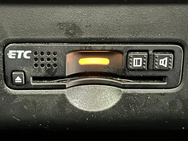 ホンダ Ｎ ＢＯＸ カスタム G Lパッケージ 道央・札幌 2017(平29)年 4.5万km プレミアムホワイトパールⅡ ・４ＷＤ/・社外メモリーナビ/　CD/DVD/SD/BT/フルセグ/・バックカメラ/・ビルトインETC/・ドライブレコーダー/・左側パワースライドドア/・前席シートヒーター/・ステアリングスイッチ/・HIDヘッドライト/・フォグライト/・オートライト/・プッシュスタート/・スマートキー/・社外エンジンスターター/・純正フロアマット/・ドアバイザー
