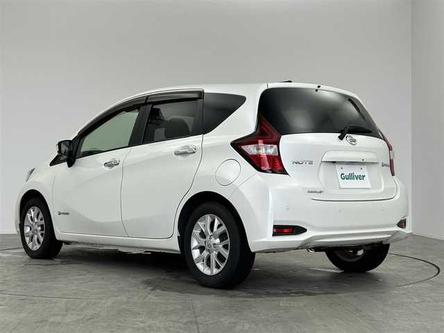 日産 ノート e－パワー メダリスト 愛知県 2017(平29)年 7.9万km ブリリアントホワイトパール エマージェンシーブレーキ/純正SDナビ/アラウンドビューモニター/コーナーセンサー　/レーンキープアシスト/ドライブレコーダー　/ハーフレザーシート/デジタルインナーミラー/スマートキー/LEDヘッドライト　/純正AW/フォグランプ/ETC