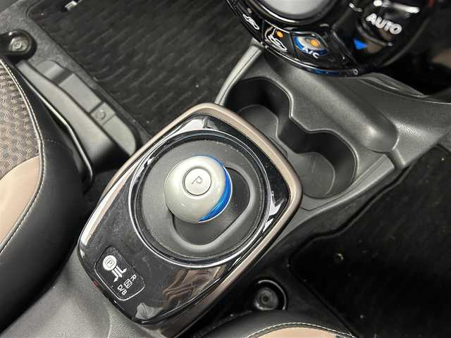 日産 ノート e－パワー メダリスト 愛知県 2017(平29)年 7.9万km ブリリアントホワイトパール エマージェンシーブレーキ/純正SDナビ/アラウンドビューモニター/コーナーセンサー　/レーンキープアシスト/ドライブレコーダー　/ハーフレザーシート/デジタルインナーミラー/スマートキー/LEDヘッドライト　/純正AW/フォグランプ/ETC