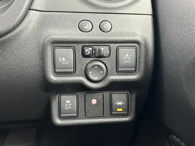 日産 ノート e－パワー メダリスト 愛知県 2017(平29)年 7.9万km ブリリアントホワイトパール エマージェンシーブレーキ/純正SDナビ/アラウンドビューモニター/コーナーセンサー　/レーンキープアシスト/ドライブレコーダー　/ハーフレザーシート/デジタルインナーミラー/スマートキー/LEDヘッドライト　/純正AW/フォグランプ/ETC