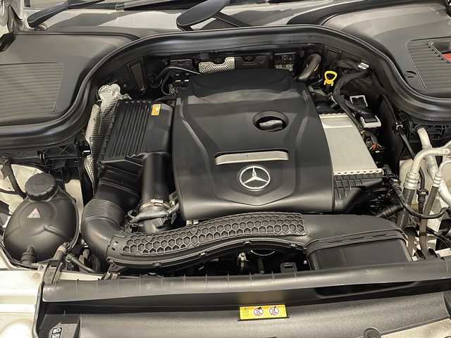 メルセデス・ベンツ ＧＬＣ２５０ 4マチックスポーツ 新潟県 2017(平29)年 2.3万km ポーラホワイト AIR BODY CONTROLサスペンション/レーダーセーフティパッケージ/・BASプラス/・リアCPA/・PRE-SAFEブレーキ/・アクティブレーンキーピングアシスト/・アクティブブラインドスポットアシスト/・ディストロニック・プラス/360°カメラシステム/アダプティブブレーキライト/ESP/COMANDシステム/・8.4インチワイドディスプレイ/純正HDDナビ/・12セグ/AM/FM/DVD/BT/可変スピードリミッター/キーレスゴー/インテリジェントライトシステム/純正19インチAW/2.0ETC