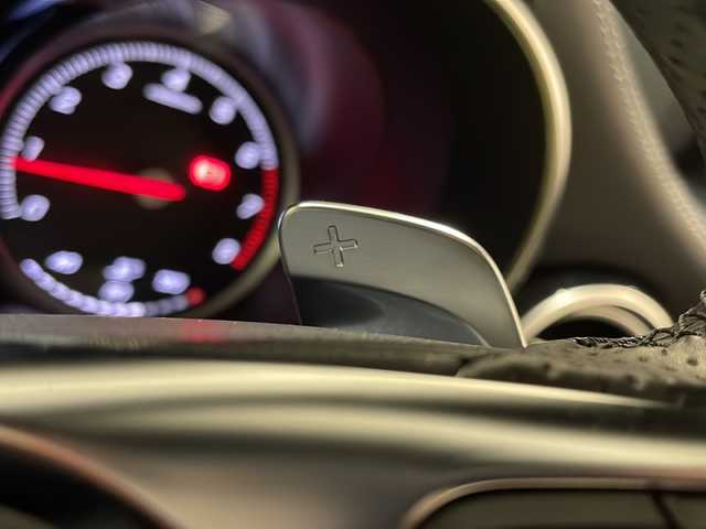 メルセデス・ベンツ ＧＬＣ２５０ 4マチックスポーツ 新潟県 2017(平29)年 2.3万km ポーラホワイト AIR BODY CONTROLサスペンション/レーダーセーフティパッケージ/・BASプラス/・リアCPA/・PRE-SAFEブレーキ/・アクティブレーンキーピングアシスト/・アクティブブラインドスポットアシスト/・ディストロニック・プラス/360°カメラシステム/アダプティブブレーキライト/ESP/COMANDシステム/・8.4インチワイドディスプレイ/純正HDDナビ/・12セグ/AM/FM/DVD/BT/可変スピードリミッター/キーレスゴー/インテリジェントライトシステム/純正19インチAW/2.0ETC