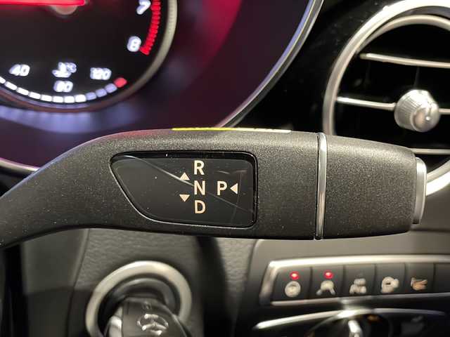 メルセデス・ベンツ ＧＬＣ２５０ 4マチックスポーツ 新潟県 2017(平29)年 2.3万km ポーラホワイト AIR BODY CONTROLサスペンション/レーダーセーフティパッケージ/・BASプラス/・リアCPA/・PRE-SAFEブレーキ/・アクティブレーンキーピングアシスト/・アクティブブラインドスポットアシスト/・ディストロニック・プラス/360°カメラシステム/アダプティブブレーキライト/ESP/COMANDシステム/・8.4インチワイドディスプレイ/純正HDDナビ/・12セグ/AM/FM/DVD/BT/可変スピードリミッター/キーレスゴー/インテリジェントライトシステム/純正19インチAW/2.0ETC