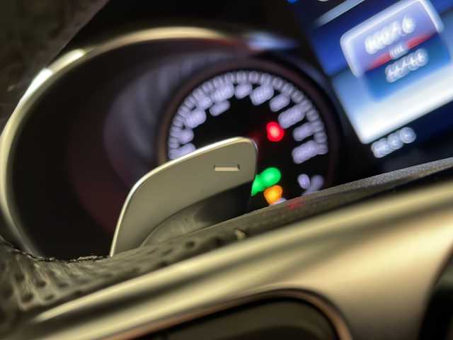 メルセデス・ベンツ ＧＬＣ２５０ 4マチックスポーツ 新潟県 2017(平29)年 2.3万km ポーラホワイト AIR BODY CONTROLサスペンション/レーダーセーフティパッケージ/・BASプラス/・リアCPA/・PRE-SAFEブレーキ/・アクティブレーンキーピングアシスト/・アクティブブラインドスポットアシスト/・ディストロニック・プラス/360°カメラシステム/アダプティブブレーキライト/ESP/COMANDシステム/・8.4インチワイドディスプレイ/純正HDDナビ/・12セグ/AM/FM/DVD/BT/可変スピードリミッター/キーレスゴー/インテリジェントライトシステム/純正19インチAW/2.0ETC