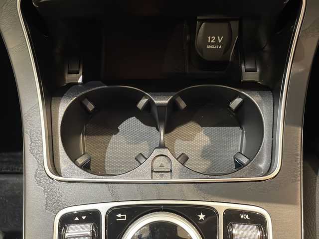 メルセデス・ベンツ ＧＬＣ２５０ 4マチックスポーツ 新潟県 2017(平29)年 2.3万km ポーラホワイト AIR BODY CONTROLサスペンション/レーダーセーフティパッケージ/・BASプラス/・リアCPA/・PRE-SAFEブレーキ/・アクティブレーンキーピングアシスト/・アクティブブラインドスポットアシスト/・ディストロニック・プラス/360°カメラシステム/アダプティブブレーキライト/ESP/COMANDシステム/・8.4インチワイドディスプレイ/純正HDDナビ/・12セグ/AM/FM/DVD/BT/可変スピードリミッター/キーレスゴー/インテリジェントライトシステム/純正19インチAW/2.0ETC