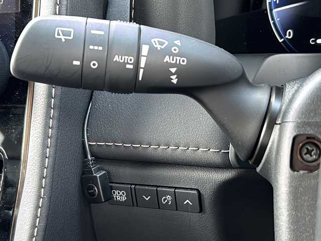 トヨタ アルファード Z 山形県 2023(令5)年 1.2万km プラチナホワイトパールマイカ ４WD/トヨタセーフティセンス/・プリクラッシュブレーキ/・レーダークルーズコントロール/・レーントレーシングアシスト/・ロードサインアシスト/・プロアクティブドライビングアシスト/・レーンチェンジアシスト/・フロントクロストラフィックアラート/ブラインドスポットモニター/前後コーナーセンサー/パノラミックビューモニター/トヨタチームメイト/デジタルインナーミラー/ヘッドアップディスプレイ/純正ナビ/（Bluetooth/AM/FM/フルセグ/USB)/テレビキャンセラー/ステアリングスイッチ/ステアリングヒーター/両側パワースライドドア/ビルトインETC/置くだけ充電/純正エンジンスターター/オートマチックハイビーム/レザーシート/メモリー付きシート/前席・2列目パワーシート/前席・2列目シートヒーター・エアシート/キャプテンシート/後席LEDドームランプ/後席左右独立ムーンルーフ/パワーバックドア/LEDヘッドライト/純正アルミホイール