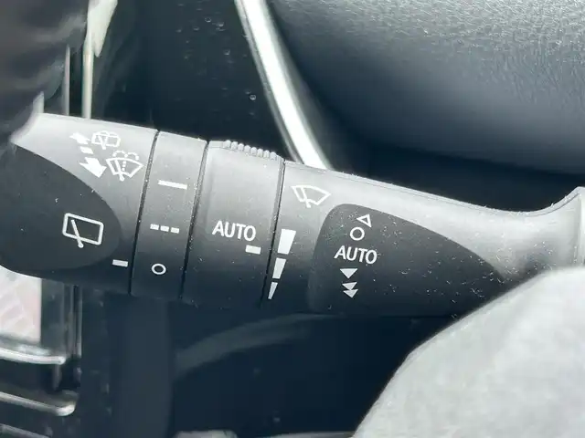 トヨタ プリウス Sセーフティプラス 大分県 2018(平30)年 4.8万km アティチュードブラックマイカ 純正9型ナビ(NSZT-Y68T)/DVD/USB/SD/HDMI/BT/フルセグTV/フロント/バックカメラ/ビルトインETC2.0/純正ドライブレコーダー/追従クルーズコントロール/レーンキープアシスト/衝突軽減ブレーキ/純正アルミホイール/純正フロアマット/取説・保証書/スマートキー×2
