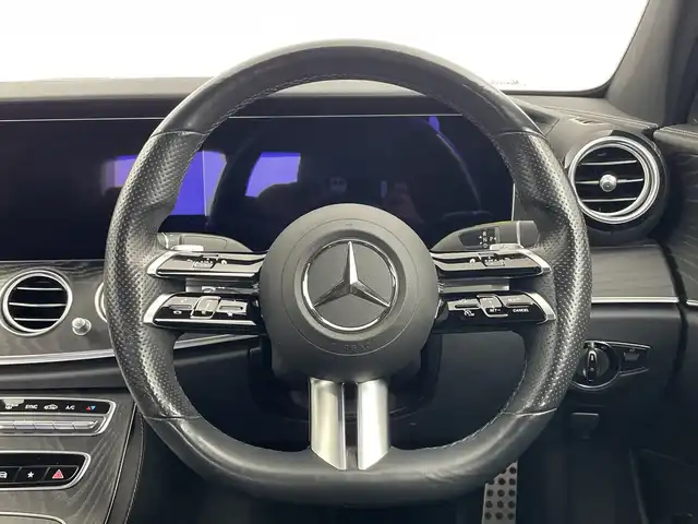 メルセデス・ベンツ Ｅ２００ アバンギャルド AMGライン 新潟県 2020(令2)年 7.8万km 黒 サンルーフ/ブルメスターサウンド/メーカーナビ/(FM.AM.USB.フルセグ)/全方位カメラ/アクティブブレーキアシスト/レーンキープアシスト/レーダークルーズコントロール/ブラインドスポットモニター/ヘッドアップディスプレイ/標識アシスト/パドルシフト/LEDオートライト/フォグランプ/黒レザーシート/前席パワーシート/全席シートヒーター/ダイナミックセレクト/ドライブレコーダー/ETC2.0/プッシュスタート/スマートキー/純正フロアマット