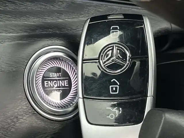 メルセデス・ベンツ Ｅ２００ アバンギャルド AMGライン 新潟県 2020(令2)年 7.8万km 黒 サンルーフ/ブルメスターサウンド/メーカーナビ/(FM.AM.USB.フルセグ)/全方位カメラ/アクティブブレーキアシスト/レーンキープアシスト/レーダークルーズコントロール/ブラインドスポットモニター/ヘッドアップディスプレイ/標識アシスト/パドルシフト/LEDオートライト/フォグランプ/黒レザーシート/前席パワーシート/全席シートヒーター/ダイナミックセレクト/ドライブレコーダー/ETC2.0/プッシュスタート/スマートキー/純正フロアマット