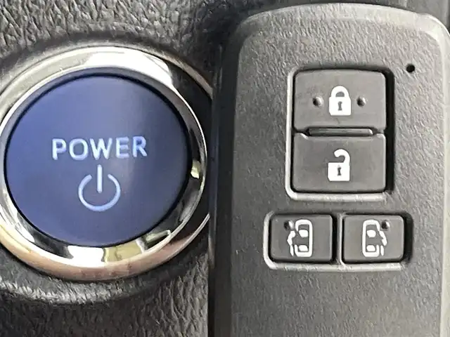 トヨタ アルファードハイブリット X 熊本県 2020(令2)年 2.1万km ホワイトパールクリスタルシャイン ツインムーンルーフ/４WD/純正ナビ（ＣＤ・ＤＶＤ・フルセグ・ＢＴ・ＵＳＢ）/純正フリップダウンモニター　/ビルトインＥＴＣ２．０　/純正前方ドライブレコーダー　/両側パワースライドドア　/前後クリアランスソナー　/トヨタセーフティーセンス/・プリクラッシュセーフティ/・レーンキープアシスト/・駐車時支援パーキングサポート/・アダブティブクルーズコントロール/・ロードサインアシスト/・オートハイビーム/横滑り防止/パワーバックドア/AC100V充電/純正フロアマット/純正16インチAW/オートライト/LEDヘッドライト/フォグライト/スマートキー/プッシュスタート/スペアキー1本