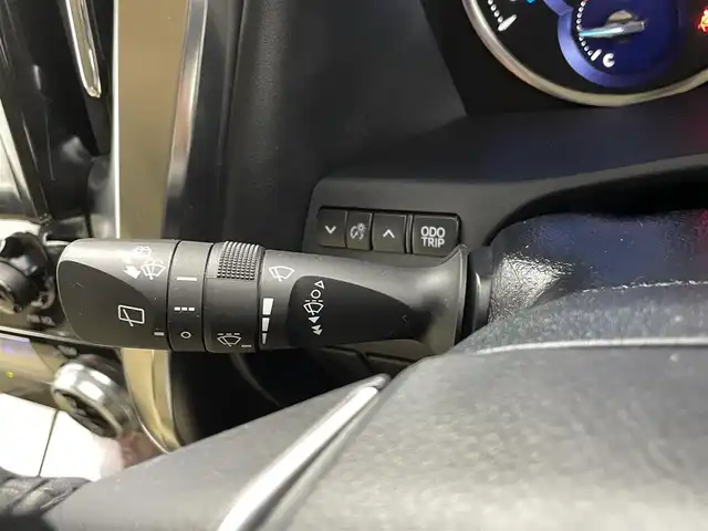 トヨタ アルファードハイブリット X 熊本県 2020(令2)年 2.1万km ホワイトパールクリスタルシャイン ツインムーンルーフ/４WD/純正ナビ（ＣＤ・ＤＶＤ・フルセグ・ＢＴ・ＵＳＢ）/純正フリップダウンモニター　/ビルトインＥＴＣ２．０　/純正前方ドライブレコーダー　/両側パワースライドドア　/前後クリアランスソナー　/トヨタセーフティーセンス/・プリクラッシュセーフティ/・レーンキープアシスト/・駐車時支援パーキングサポート/・アダブティブクルーズコントロール/・ロードサインアシスト/・オートハイビーム/横滑り防止/パワーバックドア/AC100V充電/純正フロアマット/純正16インチAW/オートライト/LEDヘッドライト/フォグライト/スマートキー/プッシュスタート/スペアキー1本