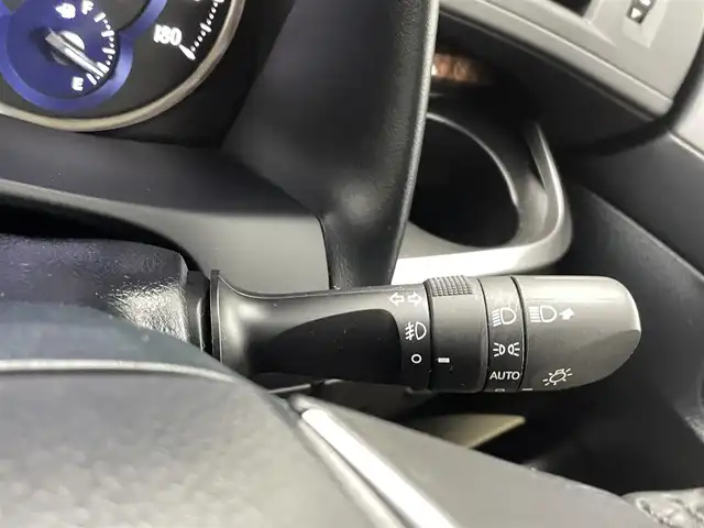 トヨタ アルファードハイブリット X 熊本県 2020(令2)年 2.1万km ホワイトパールクリスタルシャイン ツインムーンルーフ/４WD/純正ナビ（ＣＤ・ＤＶＤ・フルセグ・ＢＴ・ＵＳＢ）/純正フリップダウンモニター　/ビルトインＥＴＣ２．０　/純正前方ドライブレコーダー　/両側パワースライドドア　/前後クリアランスソナー　/トヨタセーフティーセンス/・プリクラッシュセーフティ/・レーンキープアシスト/・駐車時支援パーキングサポート/・アダブティブクルーズコントロール/・ロードサインアシスト/・オートハイビーム/横滑り防止/パワーバックドア/AC100V充電/純正フロアマット/純正16インチAW/オートライト/LEDヘッドライト/フォグライト/スマートキー/プッシュスタート/スペアキー1本