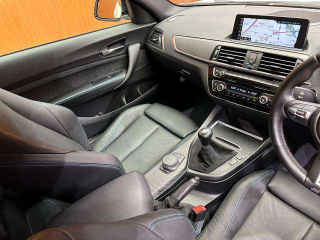 ＢＭＷ Ｍ２ 千葉県 2018(平30)年 3.7万km アルピンホワイトⅢ 純正ナビ　/バックカメラ　/クルーズコントロール　/LEDヘッドライト　/オートライト　/レザーシート　/シートヒーター　/メモリーパワーシート　/テレビチューナー　/車高調　/純正19インチAW