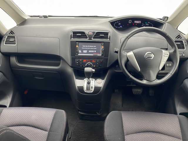 日産 セレナ ハイウェイスター Sハイブリッド 千葉県 2012(平24)年 5.7万km スーパーブラック 社外フリップダウンモニター/コーナーセンサー（前後）/クルーズコントロール/純正7インチSDナビ（MC312D-W）/　（Bluetooth/CD/DVD/USB/フルセグTV/AUX）/バックカメラ/社外ETC/アイドリングストップ/パワーステアリング/純正フロアマット/両側パワースライドドア/オートライト/キセノンヘッドライト/純正16インチアルミホイール