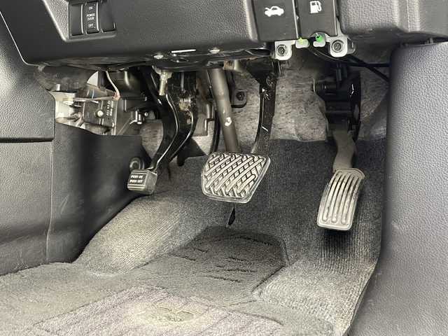 日産 セレナ ハイウェイスター Sハイブリッド 千葉県 2012(平24)年 5.7万km スーパーブラック 社外フリップダウンモニター/コーナーセンサー（前後）/クルーズコントロール/純正7インチSDナビ（MC312D-W）/　（Bluetooth/CD/DVD/USB/フルセグTV/AUX）/バックカメラ/社外ETC/アイドリングストップ/パワーステアリング/純正フロアマット/両側パワースライドドア/オートライト/キセノンヘッドライト/純正16インチアルミホイール