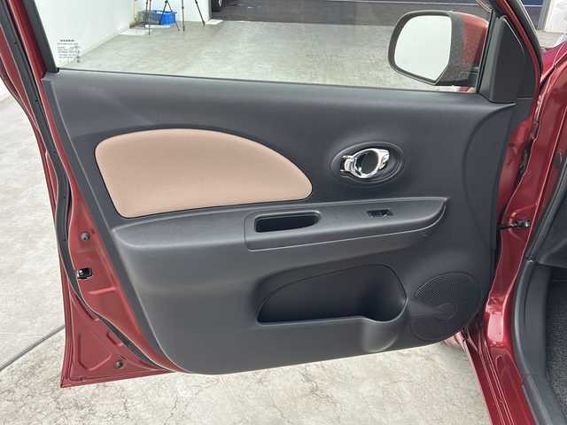 日産 マーチ 12X 30th ハピネス 三重県 2013(平25)年 4.7万km ラディアントレッド /禁煙車//スマートキー//プッシュスタート//マニュアルAC//電格ミラー//アイドリングストップ//ETC//ドアバイザー