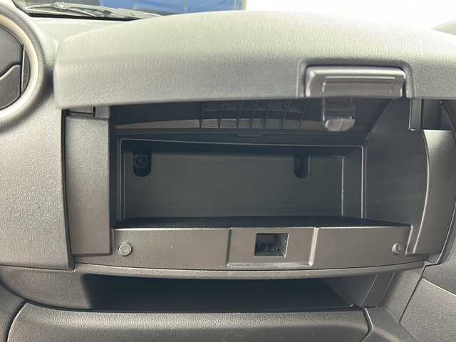 日産 マーチ 12X 30th ハピネス 三重県 2013(平25)年 4.7万km ラディアントレッド /禁煙車//スマートキー//プッシュスタート//マニュアルAC//電格ミラー//アイドリングストップ//ETC//ドアバイザー