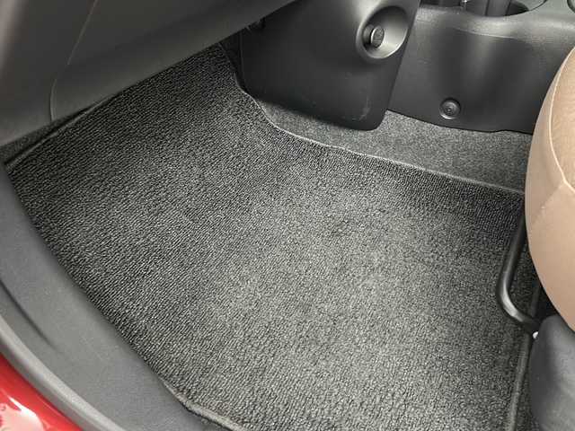 日産 マーチ 12X 30th ハピネス 三重県 2013(平25)年 4.7万km ラディアントレッド /禁煙車//スマートキー//プッシュスタート//マニュアルAC//電格ミラー//アイドリングストップ//ETC//ドアバイザー