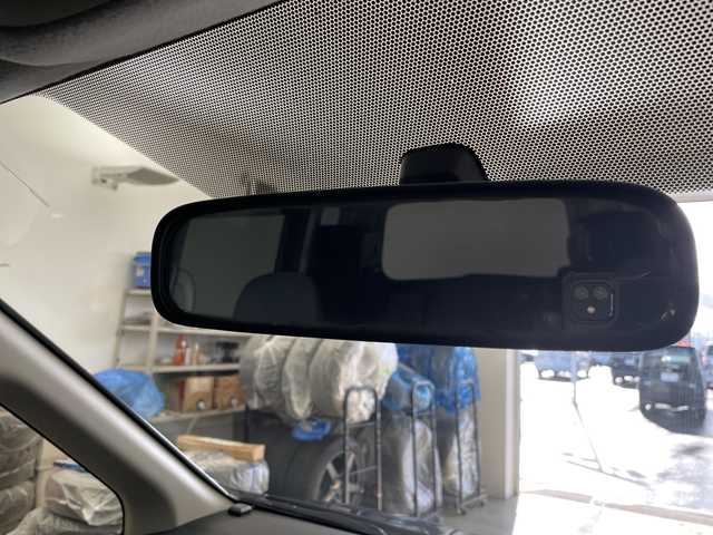 トヨタ ノア Si 道央・札幌 2012(平24)年 12.9万km ブラック ・4WD/寒冷地仕様/・社外メモリナビ/・CD/DVD/USB/SD/iPod/フルセグTV/・Bluetooth接続/・社外フリップダウンモニター/・バックカメラ/オートライト/・社外エンジンスターター/・両側パワースライドドア/・パドルシフト/ETC/・電動格納ミラー/・積込冬タイヤ純正AWセット/・スマートキー/スペアキー/・保証書/取扱説明書