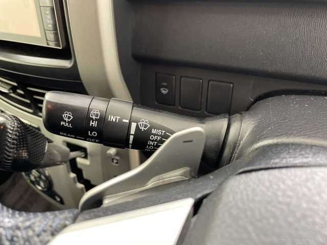 トヨタ ノア Si 道央・札幌 2012(平24)年 12.9万km ブラック ・4WD/寒冷地仕様/・社外メモリナビ/・CD/DVD/USB/SD/iPod/フルセグTV/・Bluetooth接続/・社外フリップダウンモニター/・バックカメラ/オートライト/・社外エンジンスターター/・両側パワースライドドア/・パドルシフト/ETC/・電動格納ミラー/・積込冬タイヤ純正AWセット/・スマートキー/スペアキー/・保証書/取扱説明書