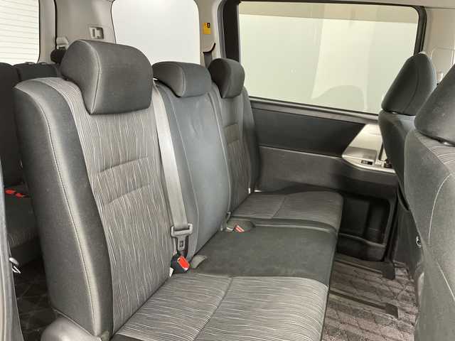 トヨタ ノア Si 道央・札幌 2012(平24)年 12.9万km ブラック ・4WD/寒冷地仕様/・社外メモリナビ/・CD/DVD/USB/SD/iPod/フルセグTV/・Bluetooth接続/・社外フリップダウンモニター/・バックカメラ/オートライト/・社外エンジンスターター/・両側パワースライドドア/・パドルシフト/ETC/・電動格納ミラー/・積込冬タイヤ純正AWセット/・スマートキー/スペアキー/・保証書/取扱説明書