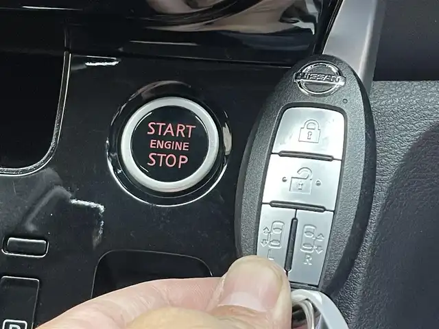 日産 セレナ ハイウェイスター プロパイロットED 岩手県 2016(平28)年 9.2万km ダイヤモンドブラック ワンオーナー/４WD/後席モニター/ハンズフリーオートスライドドア/プロパイロット/エマージェンシーブレーキ/車線逸脱警報・抑制機能/標識検知機能/踏み間違い衝突防止アシスト/前後ソナー/横滑り防止装置/アイドリングストップ/オートブレーキホールド/前席シートヒーター/リヤサンシェード/リヤオートエアコン/純正ナビ/フルセグTV/バックカメラ/ETC/社外LEDヘッドライト(ロービーム)/純正１５インチアルミホイール
