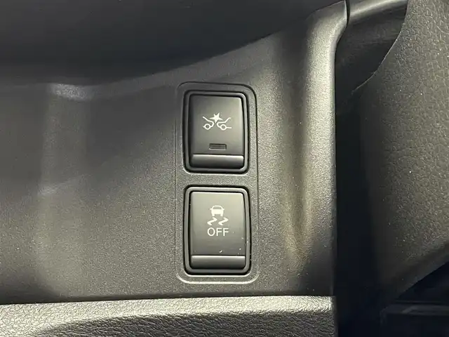 日産 セレナ ハイウェイスター プロパイロットED 岩手県 2016(平28)年 9.2万km ダイヤモンドブラック ワンオーナー/４WD/後席モニター/ハンズフリーオートスライドドア/プロパイロット/エマージェンシーブレーキ/車線逸脱警報・抑制機能/標識検知機能/踏み間違い衝突防止アシスト/前後ソナー/横滑り防止装置/アイドリングストップ/オートブレーキホールド/前席シートヒーター/リヤサンシェード/リヤオートエアコン/純正ナビ/フルセグTV/バックカメラ/ETC/社外LEDヘッドライト(ロービーム)/純正１５インチアルミホイール