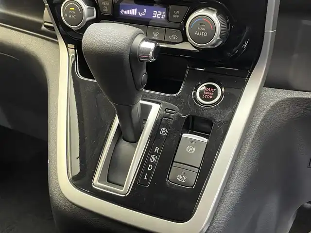 日産 セレナ ハイウェイスター プロパイロットED 岩手県 2016(平28)年 9.2万km ダイヤモンドブラック ワンオーナー/４WD/後席モニター/ハンズフリーオートスライドドア/プロパイロット/エマージェンシーブレーキ/車線逸脱警報・抑制機能/標識検知機能/踏み間違い衝突防止アシスト/前後ソナー/横滑り防止装置/アイドリングストップ/オートブレーキホールド/前席シートヒーター/リヤサンシェード/リヤオートエアコン/純正ナビ/フルセグTV/バックカメラ/ETC/社外LEDヘッドライト(ロービーム)/純正１５インチアルミホイール