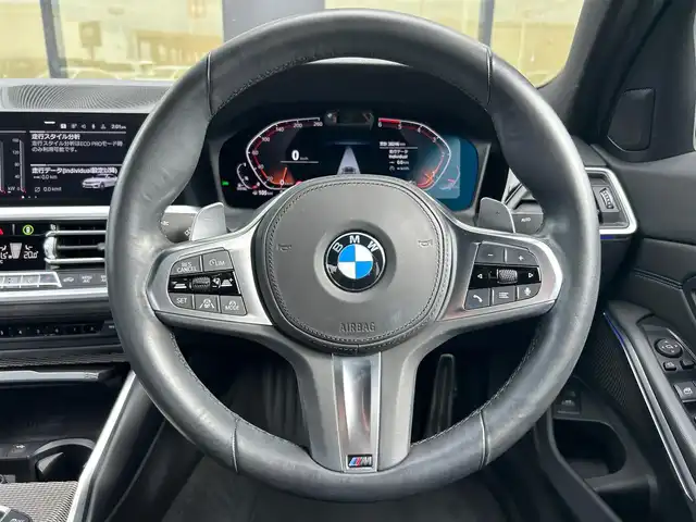 ＢＭＷ ３２０ｄ 石川県 2019(令1)年 3.9万km 白 ４WD/純正ナビ/（BT／AM／FM）/バックカメラ/ステアリングスイッチ/本革シート（黒）/シートヒーター（運転席＋助手席）/パワーシート（運転席＋助手席）/パワーバックドア/ワイヤレスチャージ（置くだけ充電）/クルーズコントロール/LEDヘッドライト/オートマチックハイビーム/ドライブレコーダー（前席）/ETC