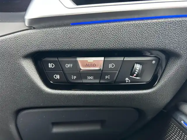 ＢＭＷ ３２０ｄ 石川県 2019(令1)年 3.9万km 白 ４WD/純正ナビ/（BT／AM／FM）/バックカメラ/ステアリングスイッチ/本革シート（黒）/シートヒーター（運転席＋助手席）/パワーシート（運転席＋助手席）/パワーバックドア/ワイヤレスチャージ（置くだけ充電）/クルーズコントロール/LEDヘッドライト/オートマチックハイビーム/ドライブレコーダー（前席）/ETC