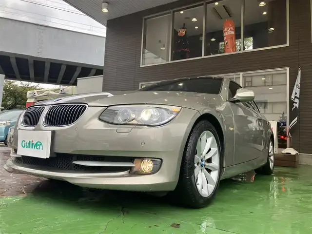 ＢＭＷ ３３５ｉ カブリオレ 神奈川県 2010(平22)年 3.6万km プラチナブロンズ 電動オープン/新車時保証書/取扱説明書/前後クリアランスソナー/HIDヘッドライト/純正ナビ/（DVD/TV/CD/FM/AM)/純正アルミホイール/前席パワーシート/前席シートヒーター