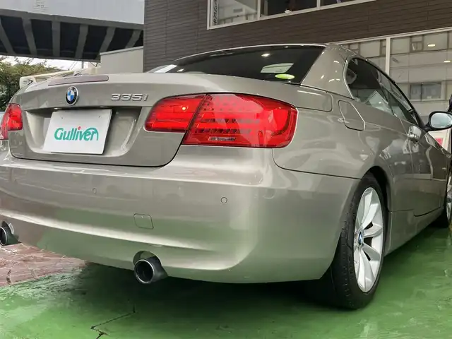 ＢＭＷ ３３５ｉ カブリオレ 神奈川県 2010(平22)年 3.6万km プラチナブロンズ 電動オープン/新車時保証書/取扱説明書/前後クリアランスソナー/HIDヘッドライト/純正ナビ/（DVD/TV/CD/FM/AM)/純正アルミホイール/前席パワーシート/前席シートヒーター