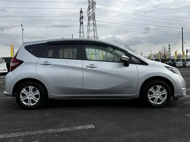 日産 ノート e－パワー B FOUR 道央・札幌 2020(令2)年 4.1万km ブリリアントシルバー ４WD/ワンオーナー/社外オーディオ/AM/FM/CD/衝突被害軽減ブレーキ/横滑り防止装置/レーンキープアシスト/クリアランスソナー/バックカメラ/サイドカメラ/フロントカメラ/全方位カメラ/アラウンドビューモニター/ETC/アイドリングストップ/DRIVEMODE/デジタルインナーミラー/プッシュスタート/スマートキー/ハロゲンヘッドライト/オートライト/フォグランプ/ヘッドライトレベライザー/電動格納ミラー/ウィンカーミラー/社外フロアマット/スペアキー