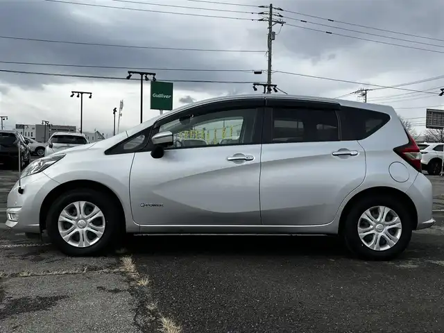 日産 ノート e－パワー B FOUR 道央・札幌 2020(令2)年 4.1万km ブリリアントシルバー ４WD/ワンオーナー/社外オーディオ/AM/FM/CD/衝突被害軽減ブレーキ/横滑り防止装置/レーンキープアシスト/クリアランスソナー/バックカメラ/サイドカメラ/フロントカメラ/全方位カメラ/アラウンドビューモニター/ETC/アイドリングストップ/DRIVEMODE/デジタルインナーミラー/プッシュスタート/スマートキー/ハロゲンヘッドライト/オートライト/フォグランプ/ヘッドライトレベライザー/電動格納ミラー/ウィンカーミラー/社外フロアマット/スペアキー