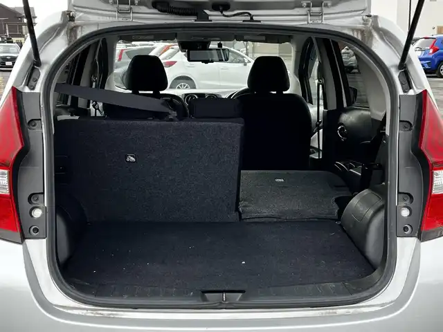 日産 ノート e－パワー B FOUR 道央・札幌 2020(令2)年 4.1万km ブリリアントシルバー ４WD/ワンオーナー/社外オーディオ/AM/FM/CD/衝突被害軽減ブレーキ/横滑り防止装置/レーンキープアシスト/クリアランスソナー/バックカメラ/サイドカメラ/フロントカメラ/全方位カメラ/アラウンドビューモニター/ETC/アイドリングストップ/DRIVEMODE/デジタルインナーミラー/プッシュスタート/スマートキー/ハロゲンヘッドライト/オートライト/フォグランプ/ヘッドライトレベライザー/電動格納ミラー/ウィンカーミラー/社外フロアマット/スペアキー