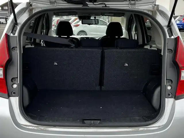 日産 ノート e－パワー B FOUR 道央・札幌 2020(令2)年 4.1万km ブリリアントシルバー ４WD/ワンオーナー/社外オーディオ/AM/FM/CD/衝突被害軽減ブレーキ/横滑り防止装置/レーンキープアシスト/クリアランスソナー/バックカメラ/サイドカメラ/フロントカメラ/全方位カメラ/アラウンドビューモニター/ETC/アイドリングストップ/DRIVEMODE/デジタルインナーミラー/プッシュスタート/スマートキー/ハロゲンヘッドライト/オートライト/フォグランプ/ヘッドライトレベライザー/電動格納ミラー/ウィンカーミラー/社外フロアマット/スペアキー