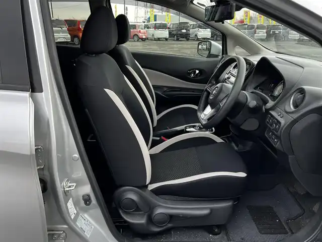 日産 ノート e－パワー B FOUR 道央・札幌 2020(令2)年 4.1万km ブリリアントシルバー ４WD/ワンオーナー/社外オーディオ/AM/FM/CD/衝突被害軽減ブレーキ/横滑り防止装置/レーンキープアシスト/クリアランスソナー/バックカメラ/サイドカメラ/フロントカメラ/全方位カメラ/アラウンドビューモニター/ETC/アイドリングストップ/DRIVEMODE/デジタルインナーミラー/プッシュスタート/スマートキー/ハロゲンヘッドライト/オートライト/フォグランプ/ヘッドライトレベライザー/電動格納ミラー/ウィンカーミラー/社外フロアマット/スペアキー