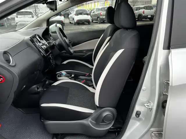 日産 ノート e－パワー B FOUR 道央・札幌 2020(令2)年 4.1万km ブリリアントシルバー ４WD/ワンオーナー/社外オーディオ/AM/FM/CD/衝突被害軽減ブレーキ/横滑り防止装置/レーンキープアシスト/クリアランスソナー/バックカメラ/サイドカメラ/フロントカメラ/全方位カメラ/アラウンドビューモニター/ETC/アイドリングストップ/DRIVEMODE/デジタルインナーミラー/プッシュスタート/スマートキー/ハロゲンヘッドライト/オートライト/フォグランプ/ヘッドライトレベライザー/電動格納ミラー/ウィンカーミラー/社外フロアマット/スペアキー