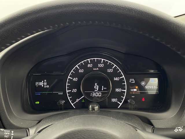 日産 ノート e－パワー メダリスト 栃木県 2017(平29)年 5.1万km ピンク 純正ナビ(MM316D-W)/CD/DVD/AM/FM/Bluetooth/アラウンドビューモニター/スマートルームミラー/ステアリングスイッチ/衝突軽減ブレーキ/レーンキープアシスト/横滑り防止装置/電動格納ミラー/スマートキー/オートライト/フロアマット/ドアバイザー/保証書/取扱説明書